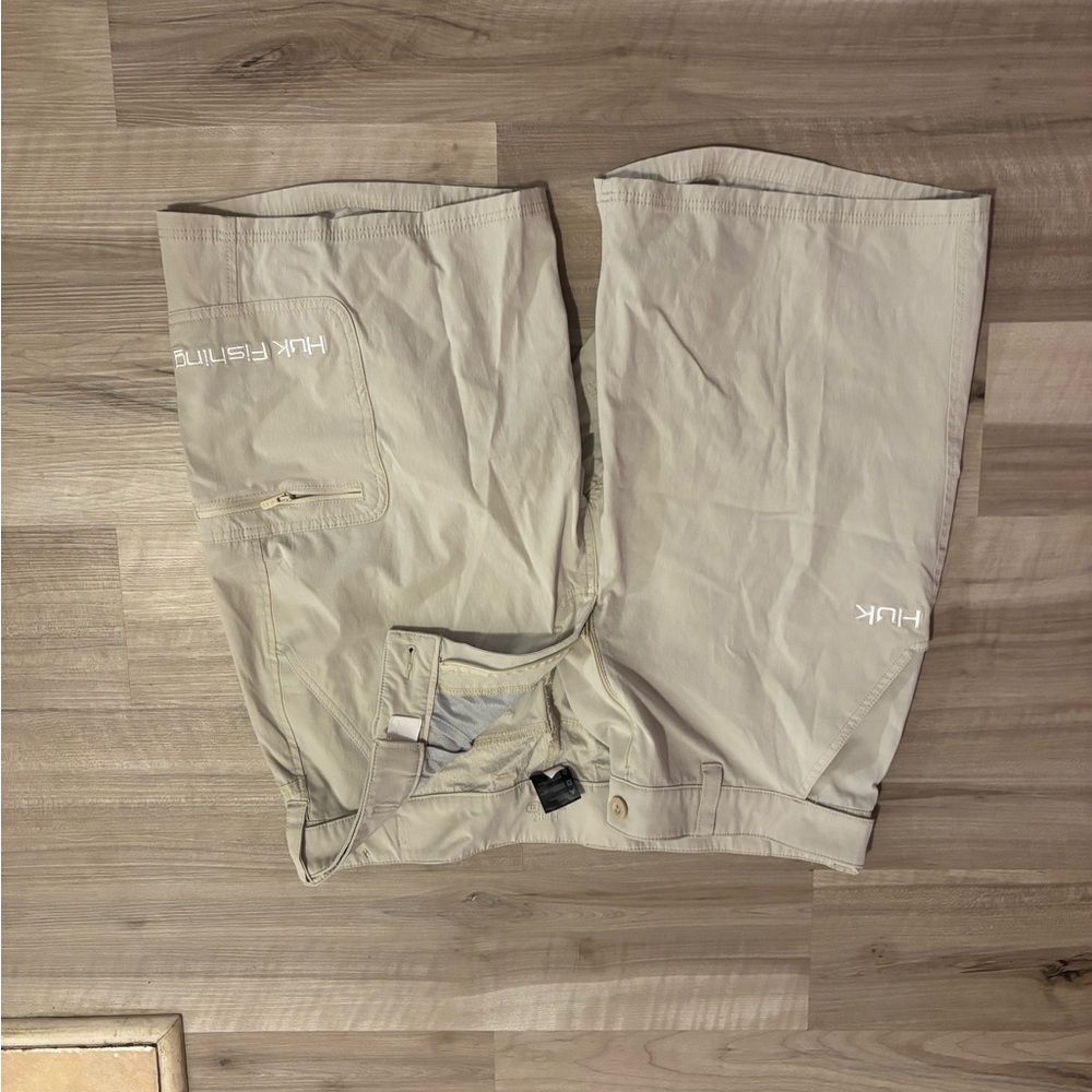 Huk Men's Tan Cargo Shorts with Logo - Picture 1 of 3